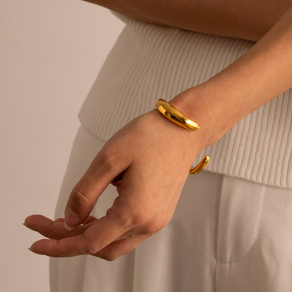 Pulseras INNATA - Acero inoxidable bañado en oro 18K